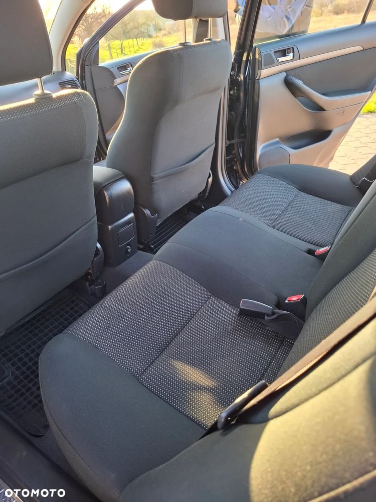 Toyota Avensis 1.8 VVT-i Sol - 10