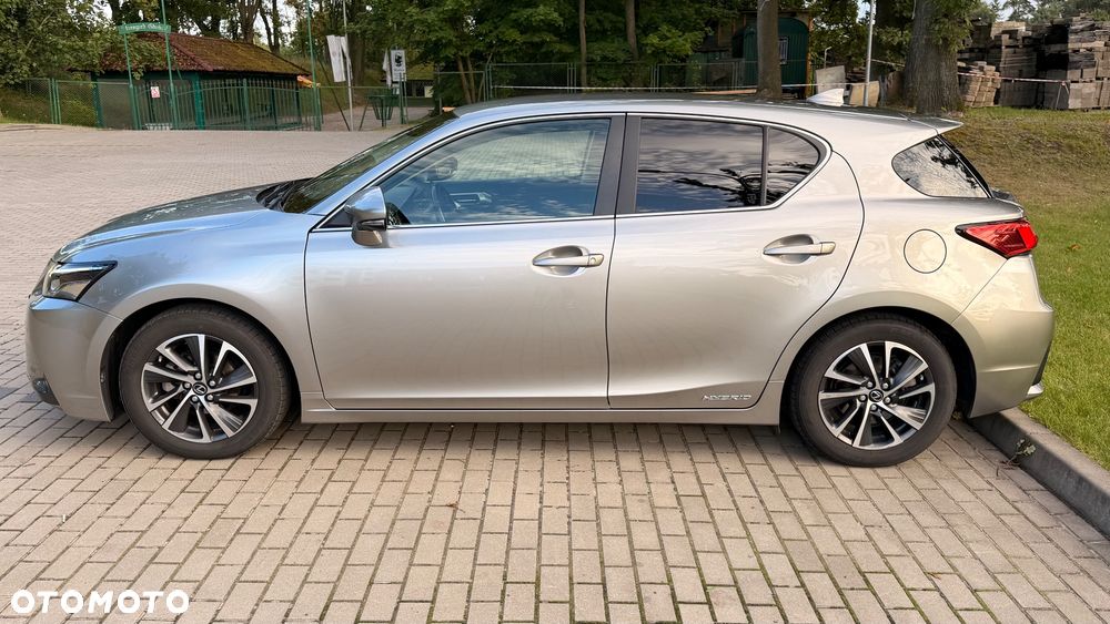 Lexus CT - 11