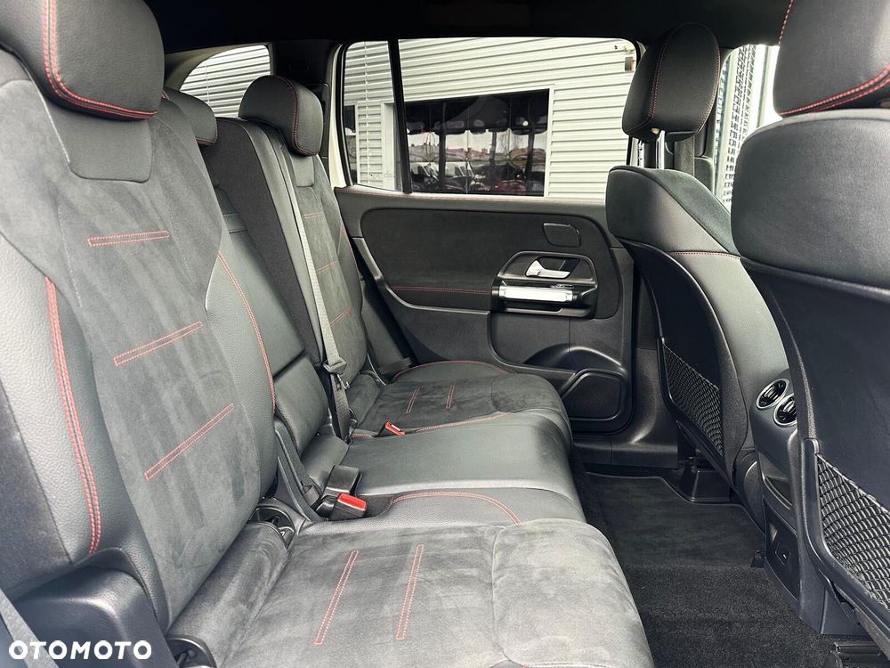 Mercedes-Benz GLB - 15