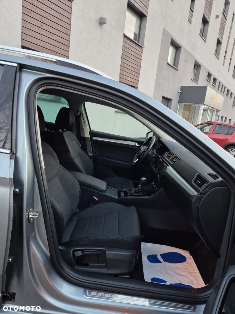 Skoda Superb 2.0 TDI DSG Ambition - 11