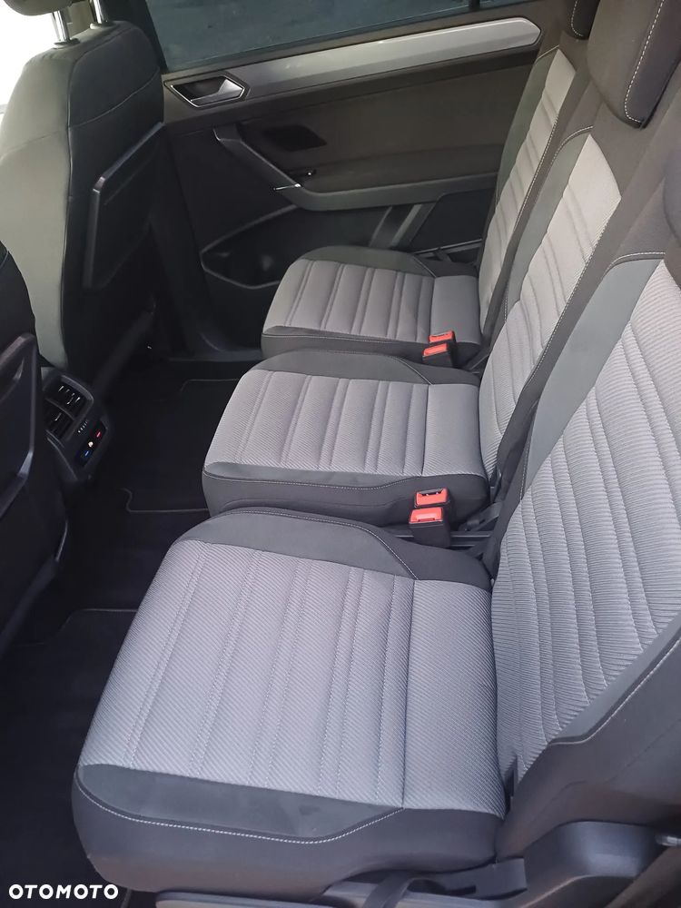 Volkswagen Touran - 11