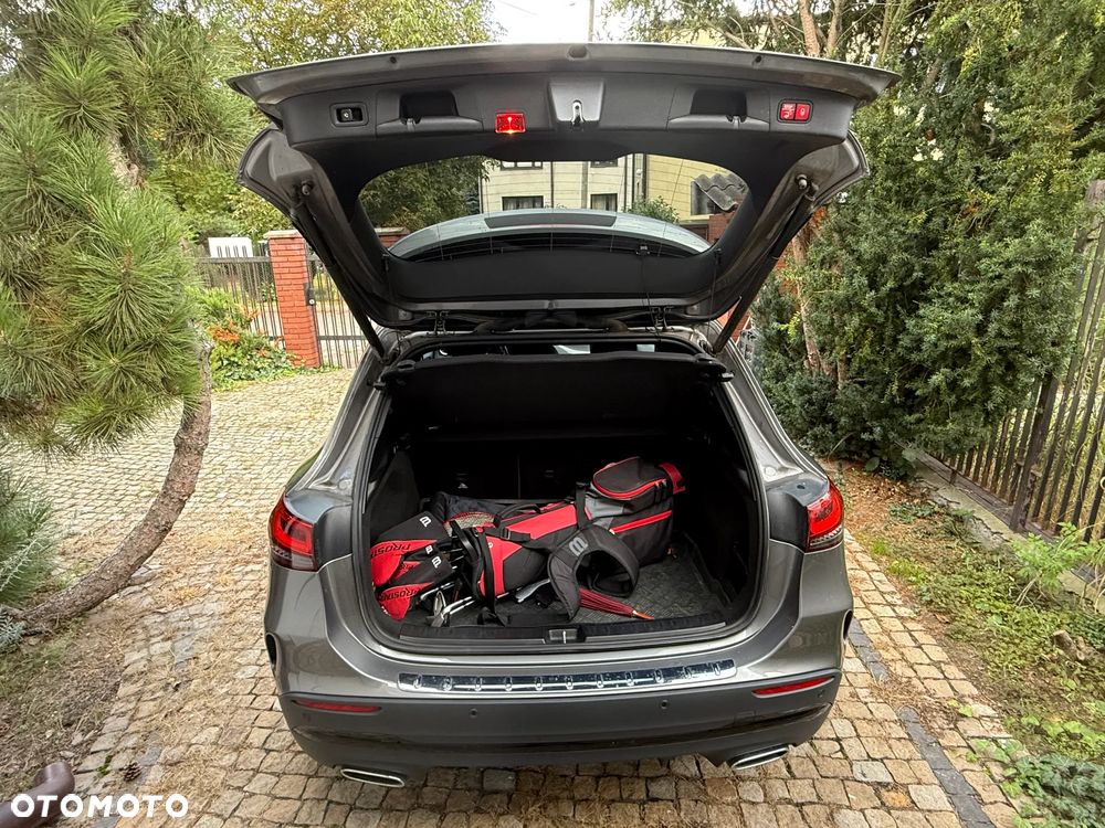 Mercedes-Benz GLA - 10