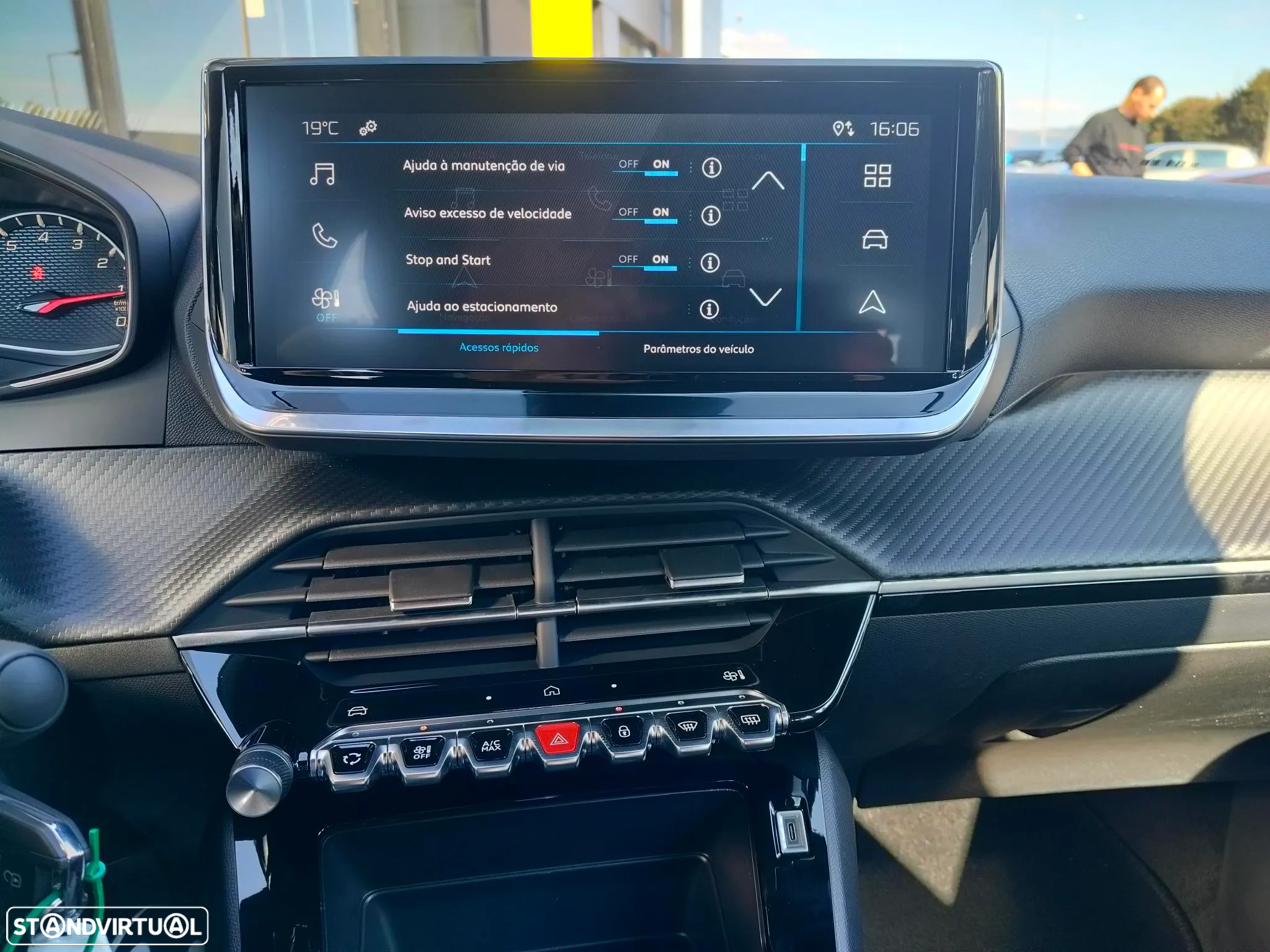 Peugeot 2008 1.2 PureTech Style - 10