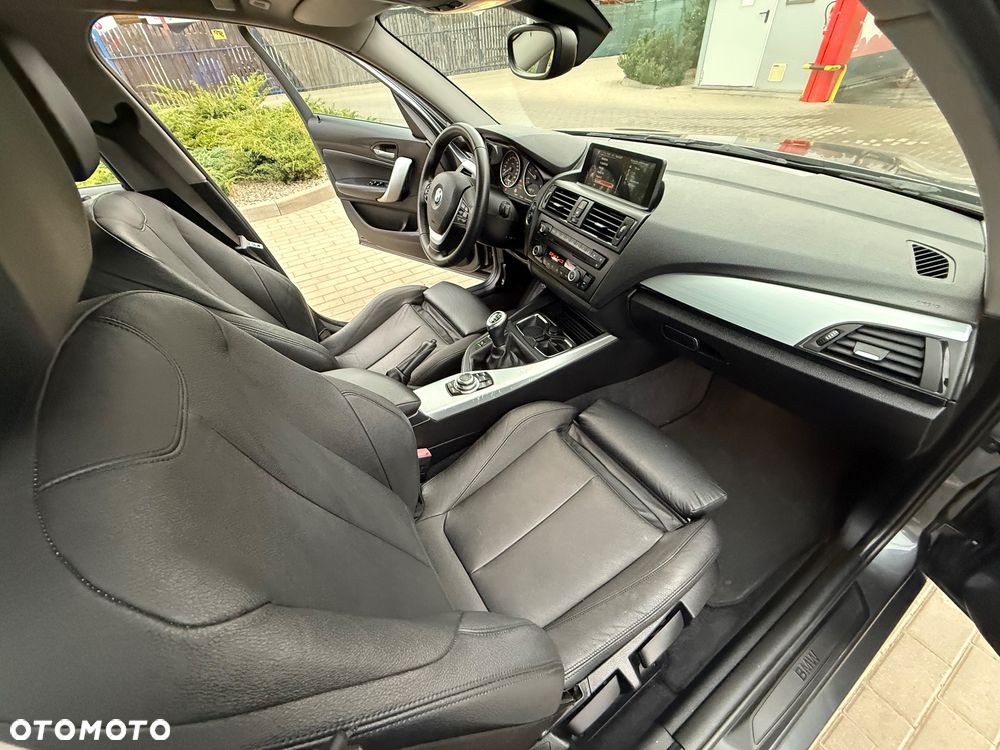 BMW Seria 1 120d xDrive - 32