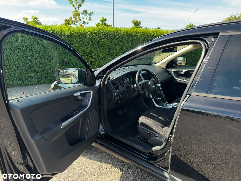 Volvo XC 60 D3 Momentum - 6