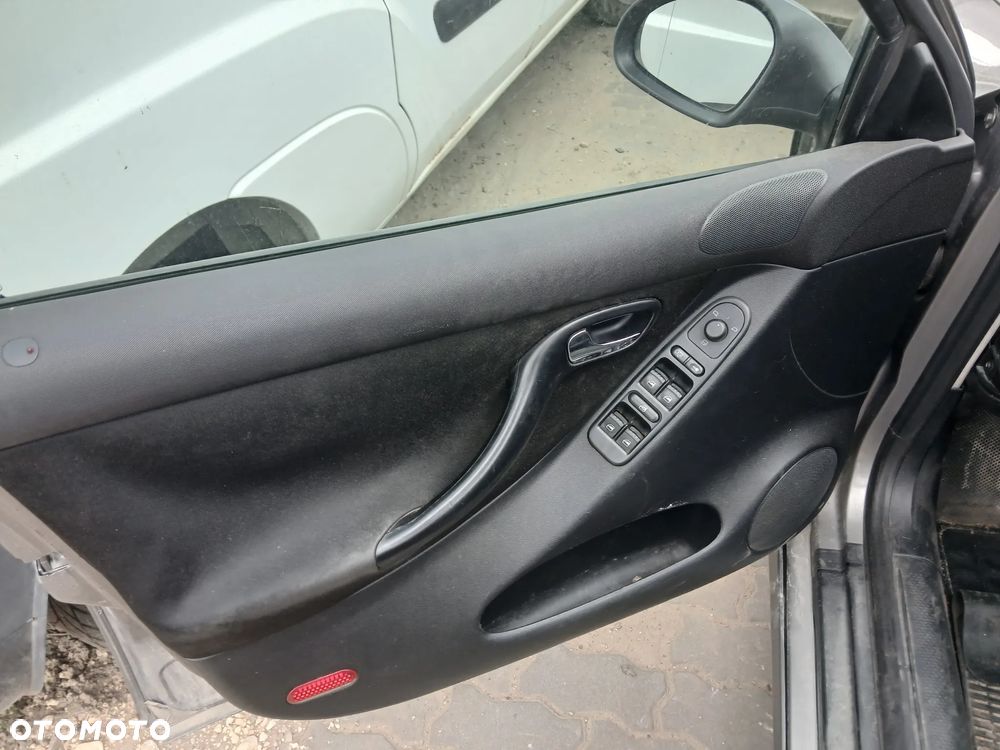 Seat Leon Cupra FR LS7U maska pokrywa silnika klapa bagażnika zderzak lampa reflektor pas przedni stop lampy halogeny przeciwmgłowe odblaski grill atrapa znaczek błotnik - 8