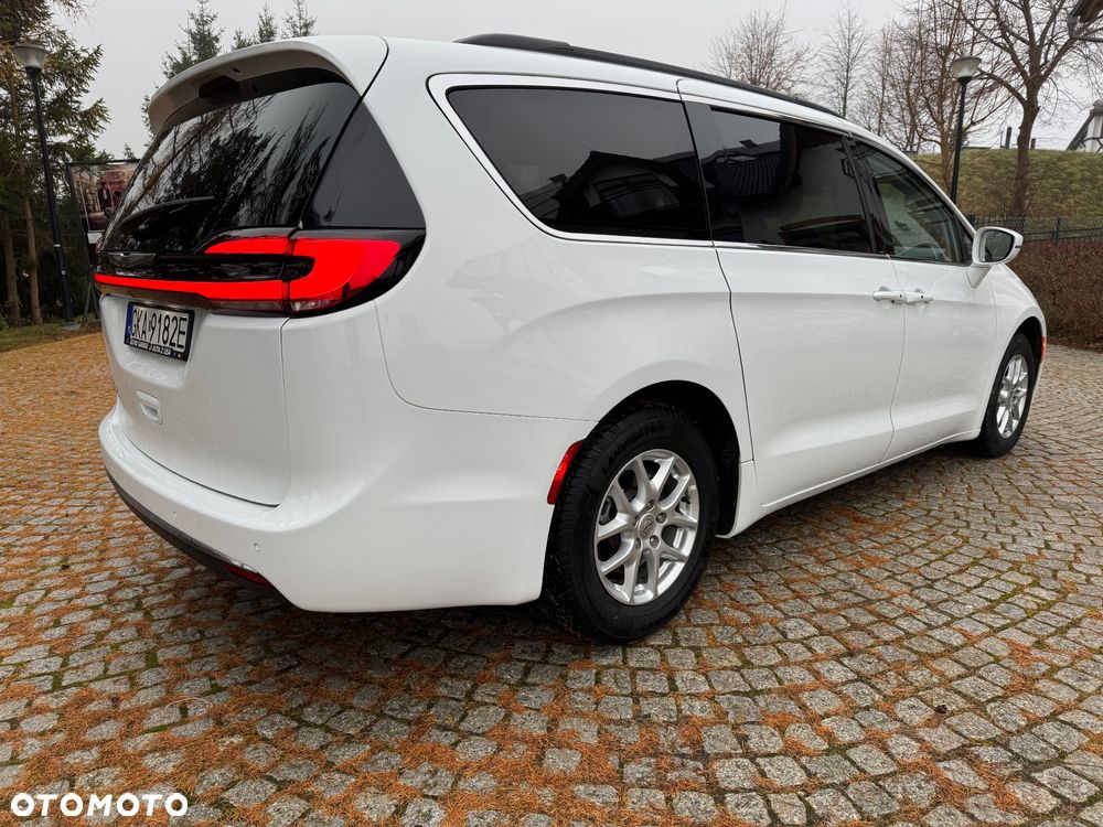 Chrysler Pacifica - 17