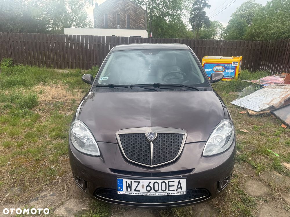 Lancia Ypsilon 1.4 16V Versus (4 os.) - 1