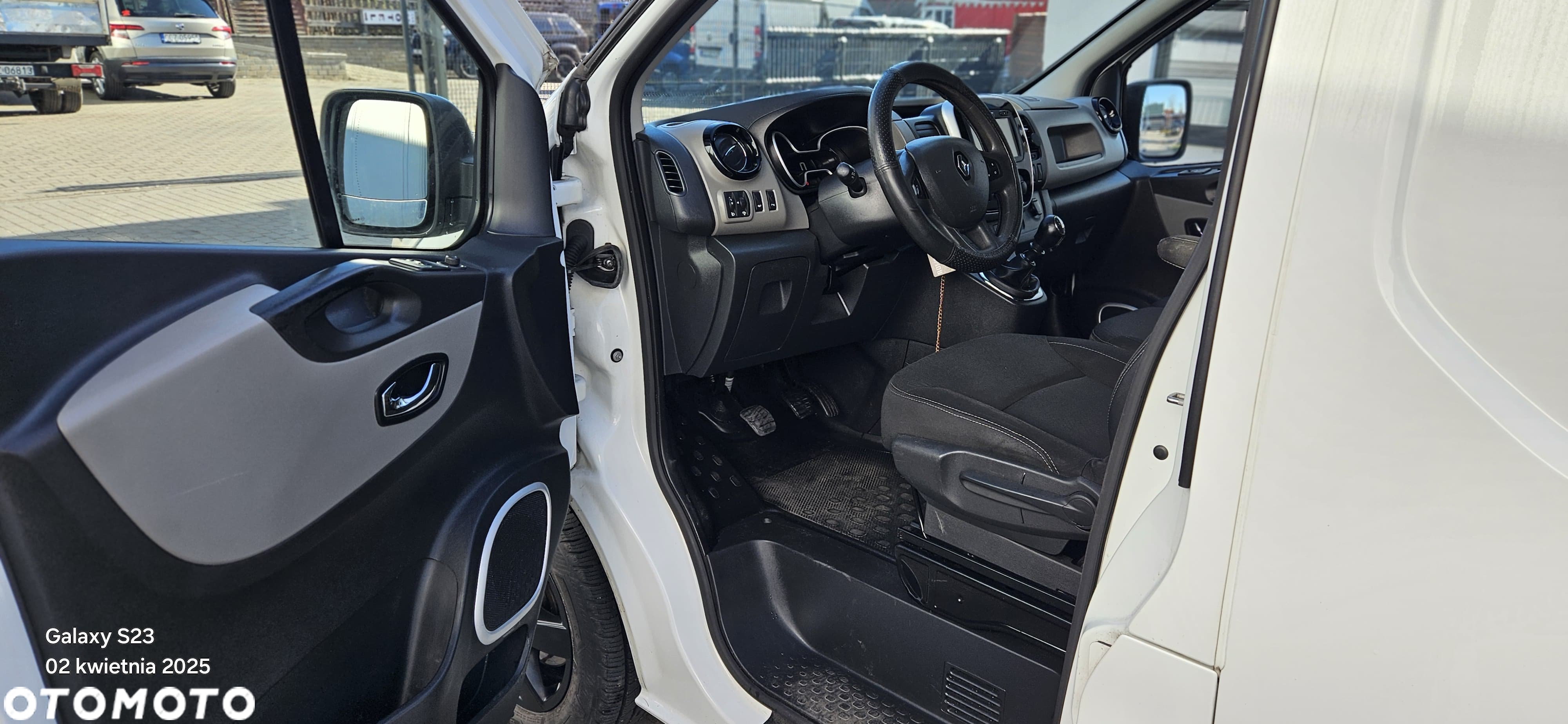 Renault Trafic - 15