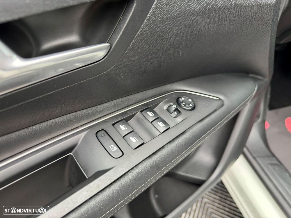 Peugeot 3008 1.5 BlueHDi Allure EAT8 - 20