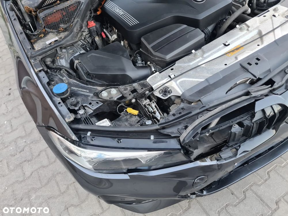 BMW Seria 3 330e M Sport - 15