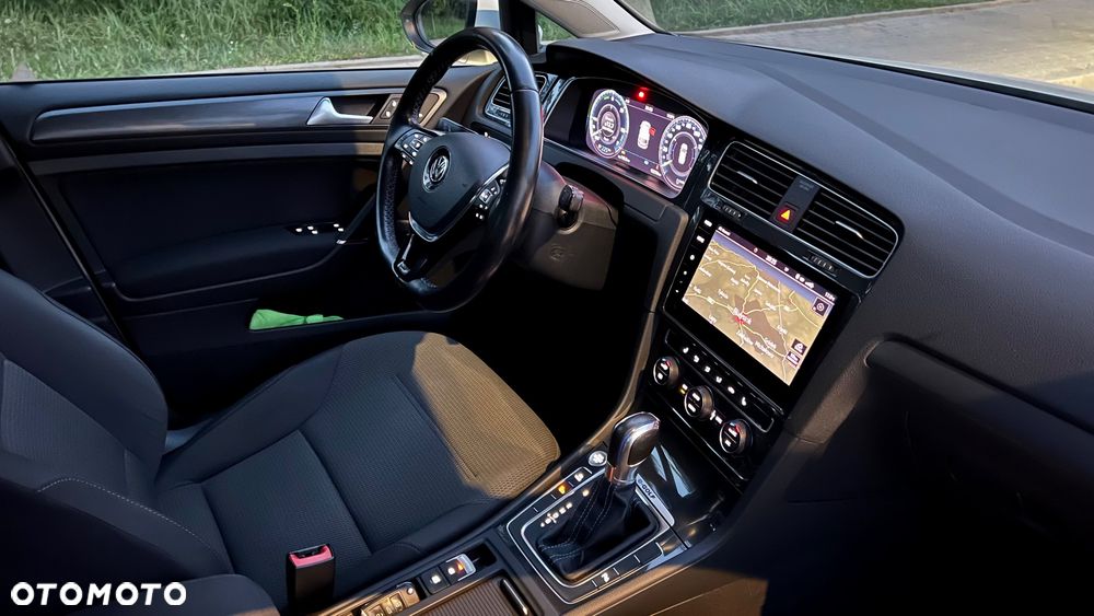 Volkswagen Golf - 29