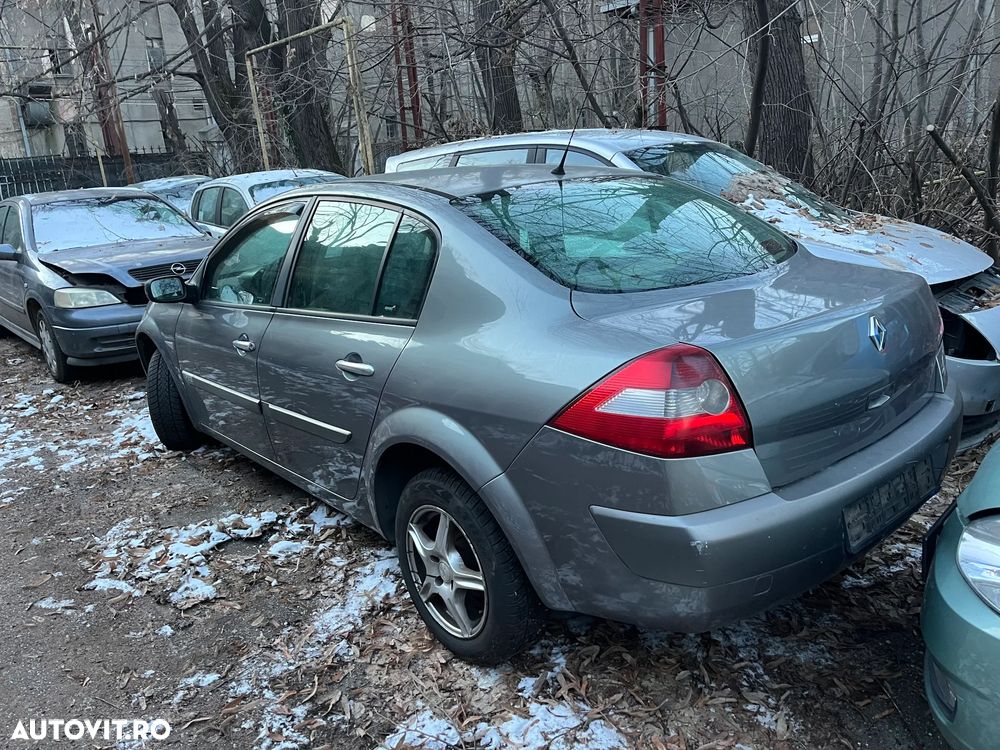 Dezmembrez Renault Megane II non facelift 2005 1,9 DCI - 2