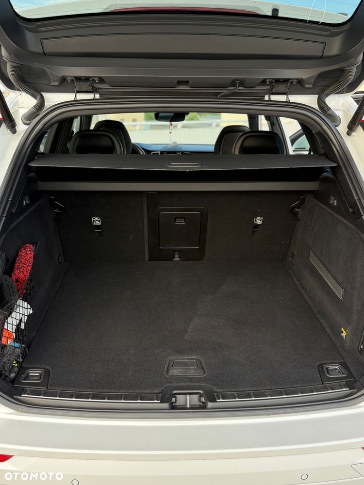 Volvo XC 60 D5 AWD R-Design - 13