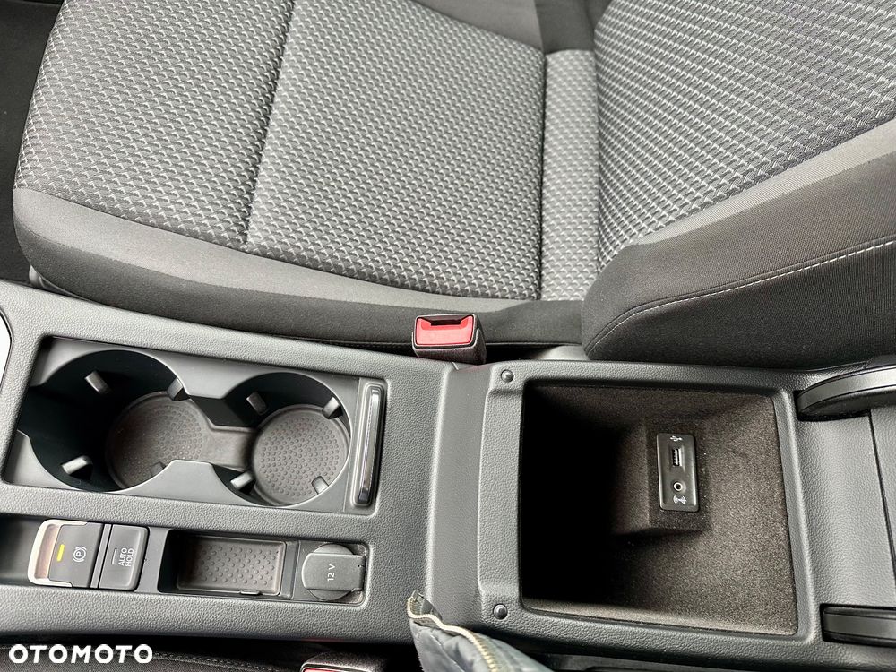 Volkswagen Passat 1.6 TDI (BlueMotion Technology) Trendline - 12