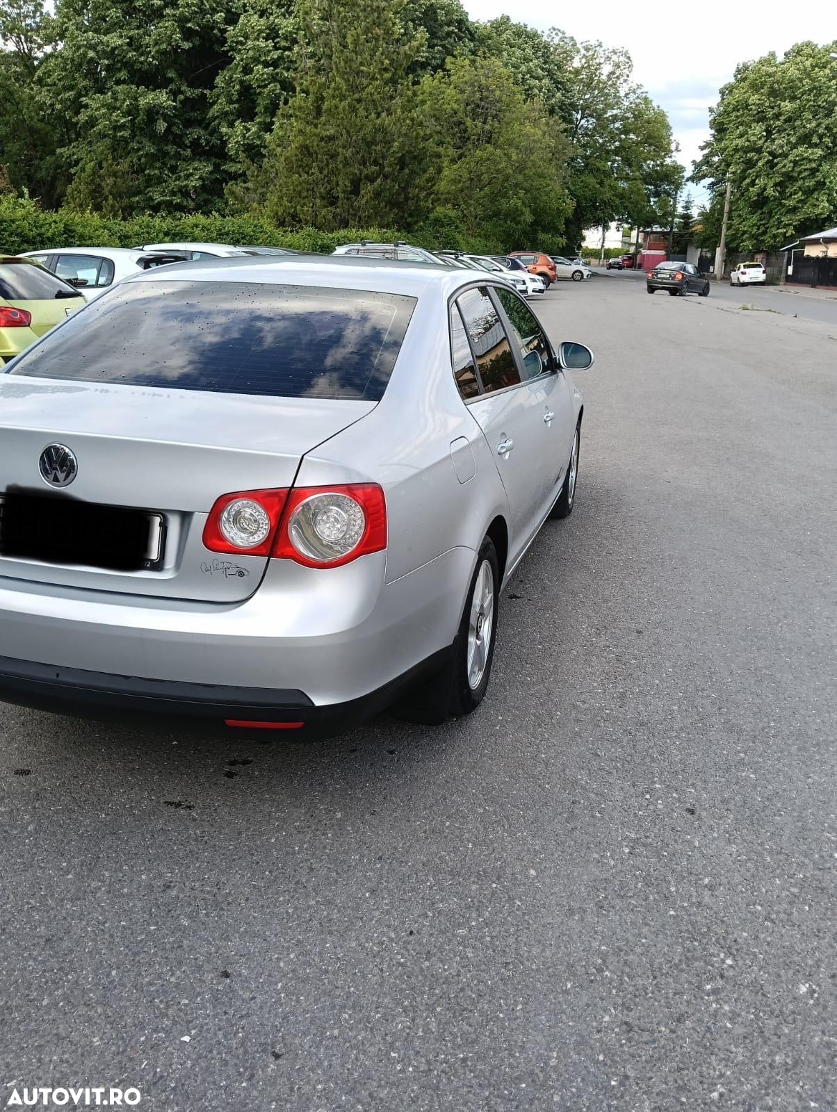 Volkswagen Jetta 1.6 Comfortline - 5