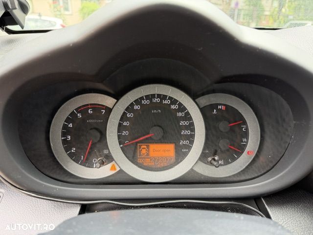 Toyota RAV4 2.2 D-4D Luxury - 4