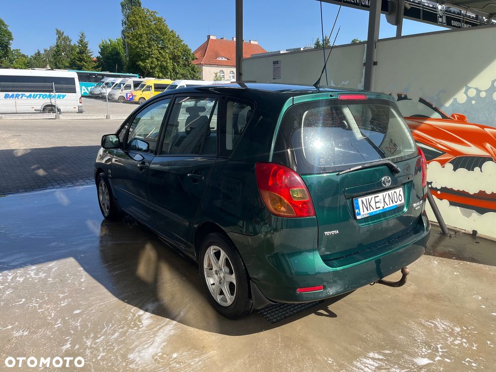Toyota Corolla Verso 2.0 D-4D - 5