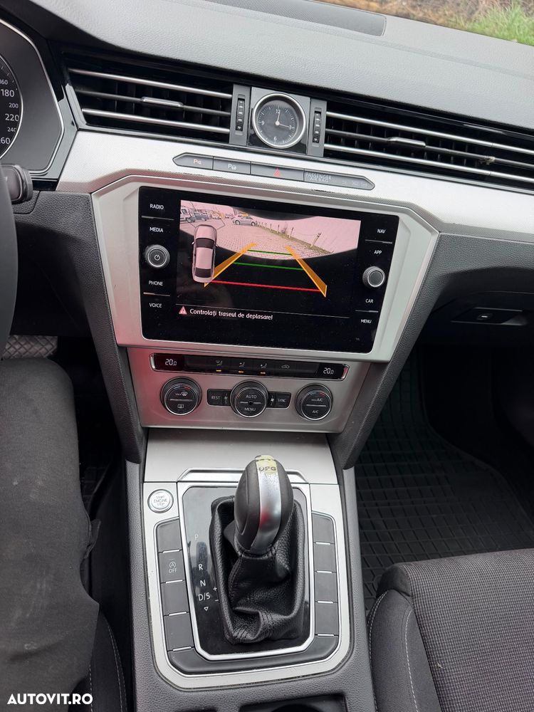 Volkswagen Passat - 11