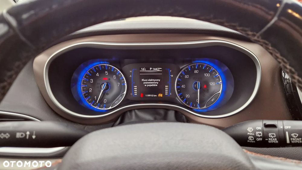 Chrysler Pacifica - 11