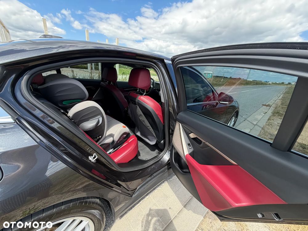 BMW Seria 5 520i mHEV - 12