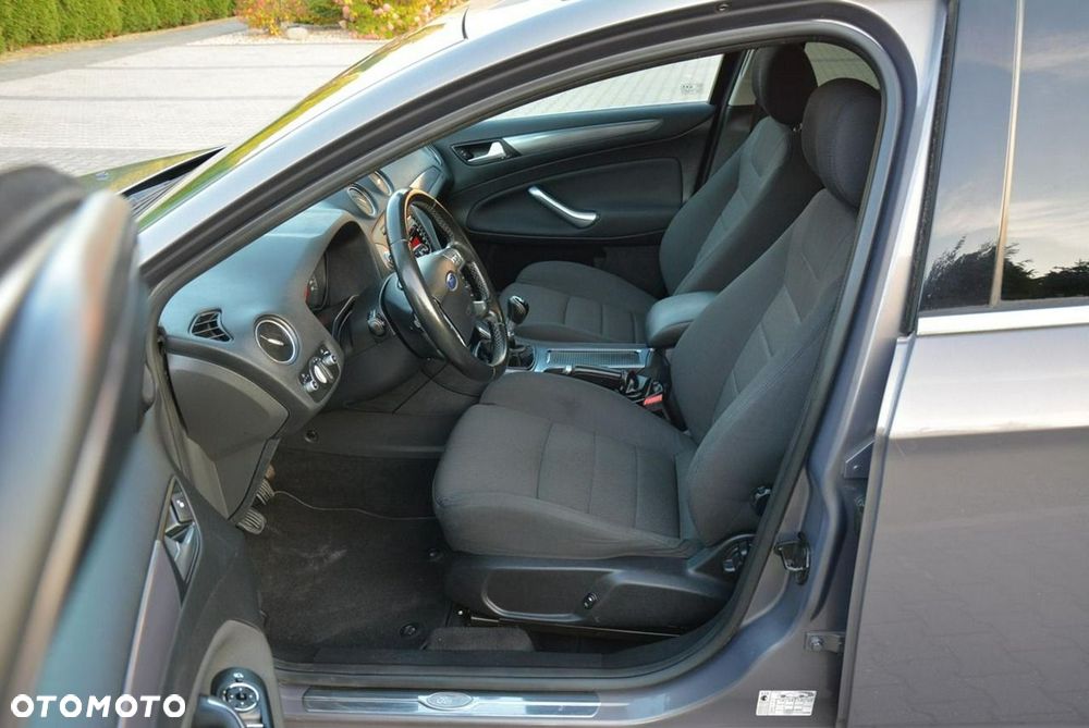 Ford Mondeo 2.0 TDCi Titanium - 19
