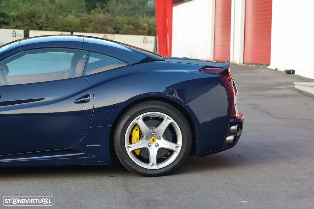 Ferrari California F1 - 19