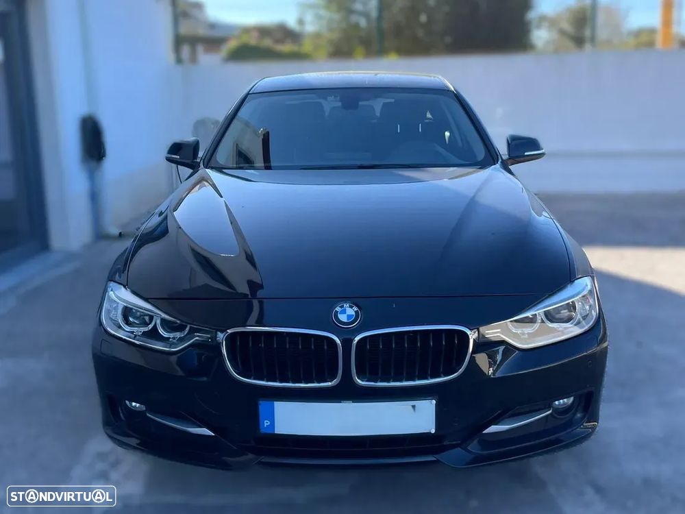 BMW 320 d Auto Line Sport - 13