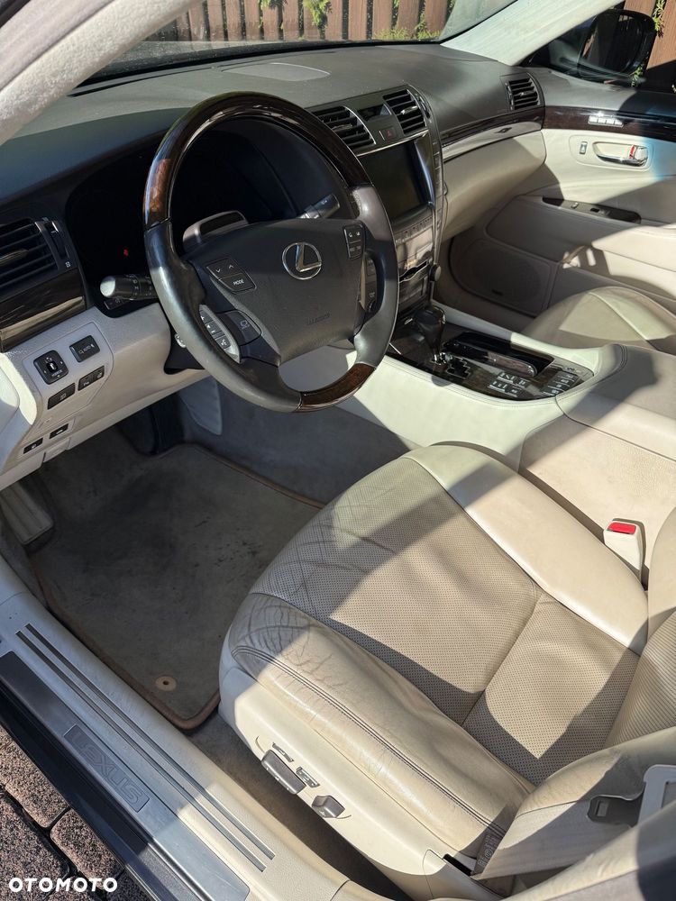 Lexus LS 460 Prestige AWD - 9