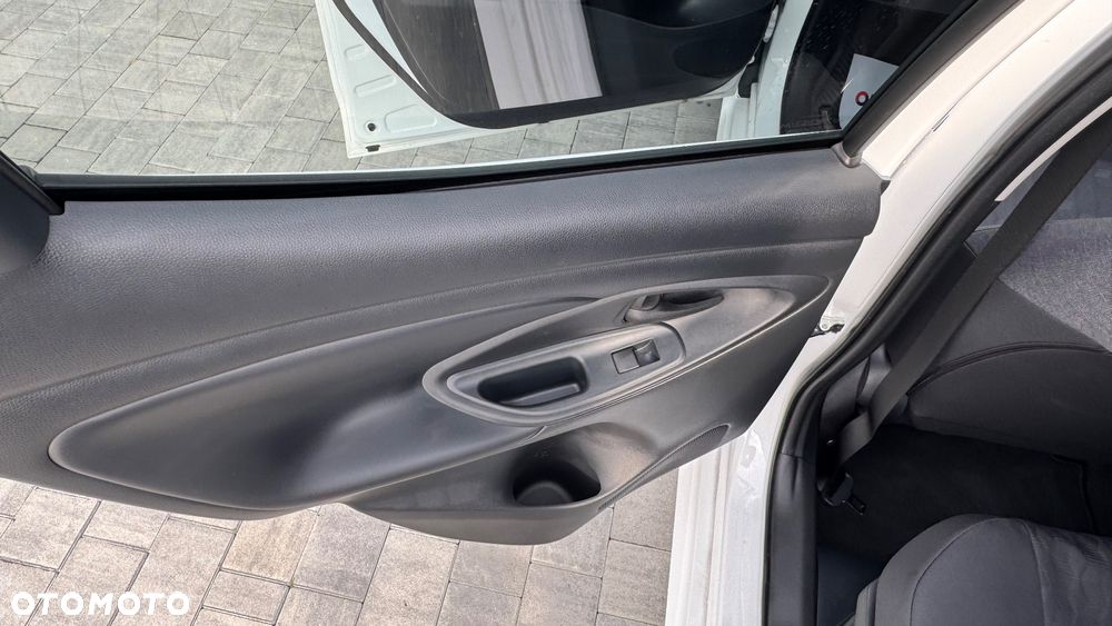 Toyota Yaris Hybrid 1.5 Style - 18