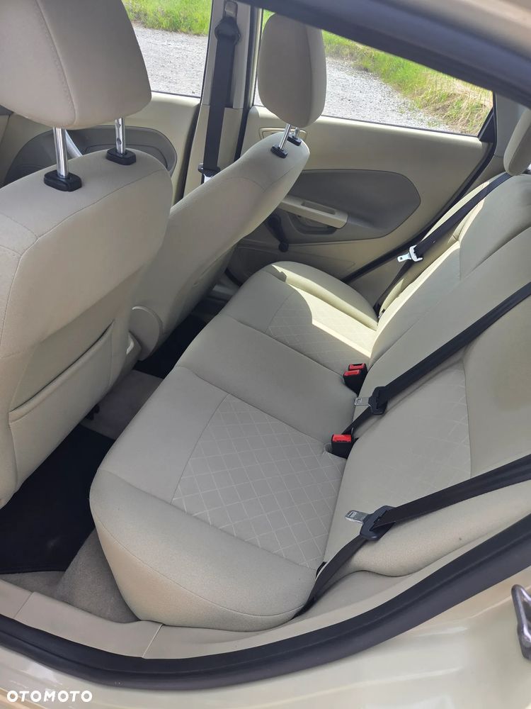 Ford Fiesta 1.3 Ghia - 12
