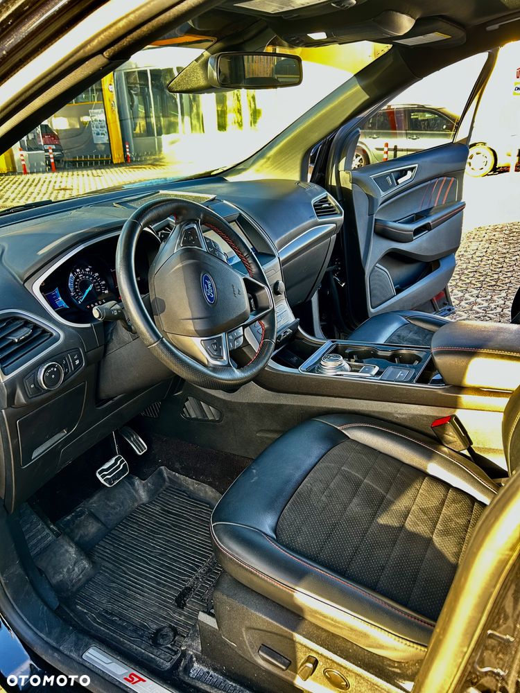 Ford Edge - 15