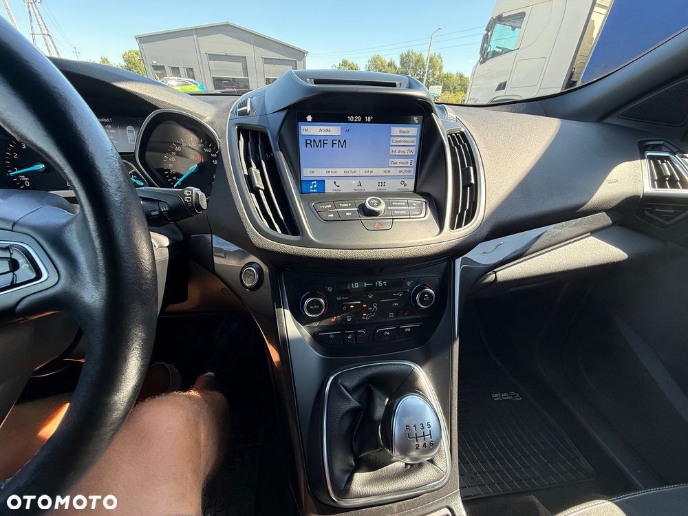 Ford Kuga 1.5 EcoBoost 2x4 ST-Line - 31
