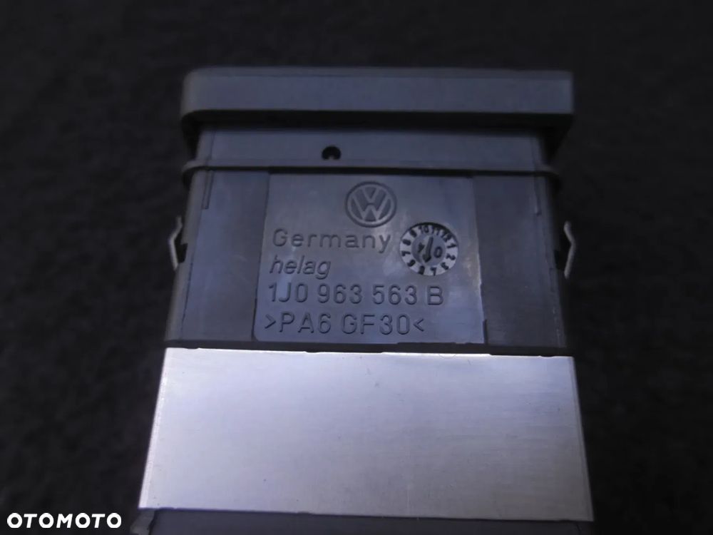 VW GOLF IV BORA PRZEŁĄCZNIKI ZESTAW GRZANIE FOTELI TYLNEJ SZYBY ESP ŚWIATŁA AWARYJNE - 18