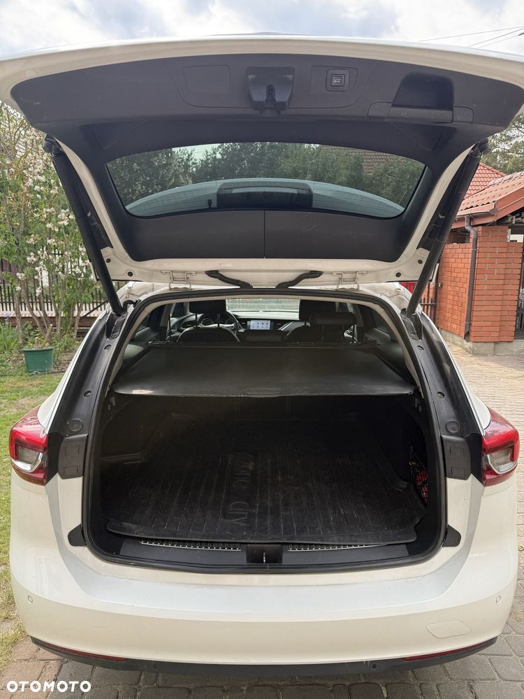 Opel Insignia - 17