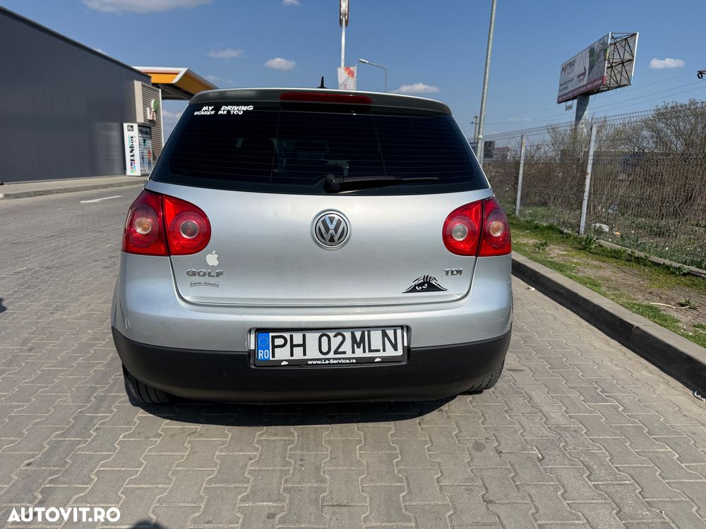 Volkswagen Golf - 6