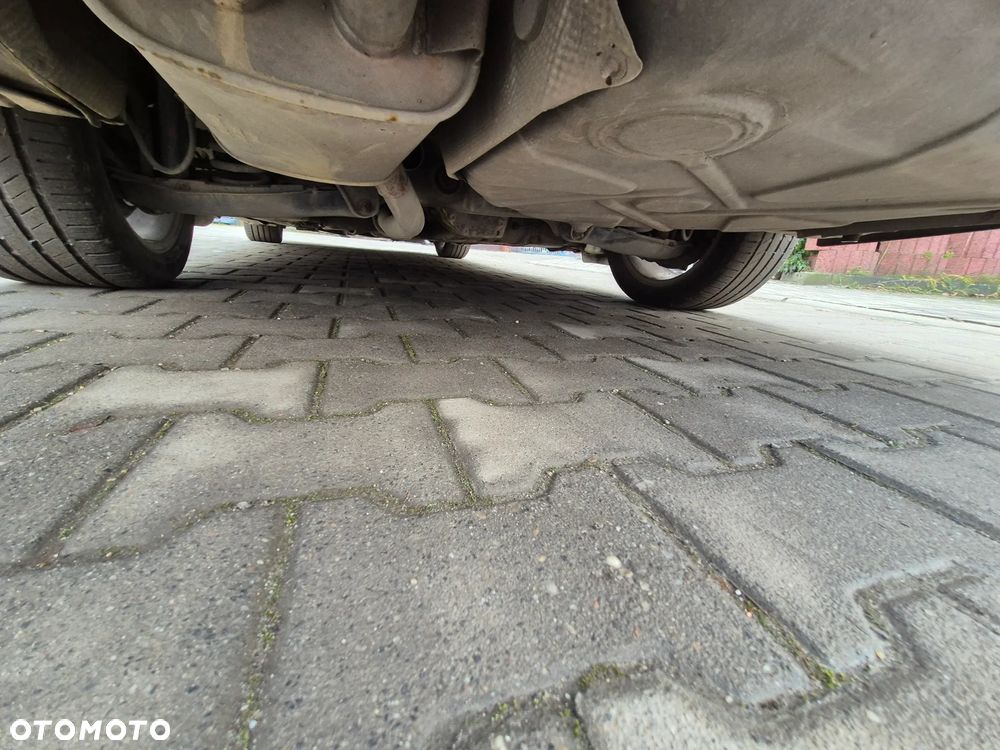 Mercedes-Benz Klasa E 220 CDI Avantgarde - 17