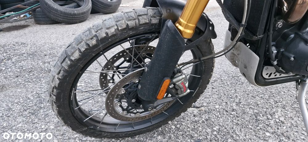 Triumph Scrambler - 9