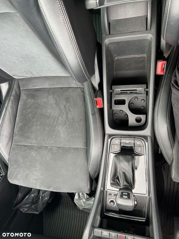 Skoda Karoq 2.0 TDI SCR 4x4 DSG Style - 25