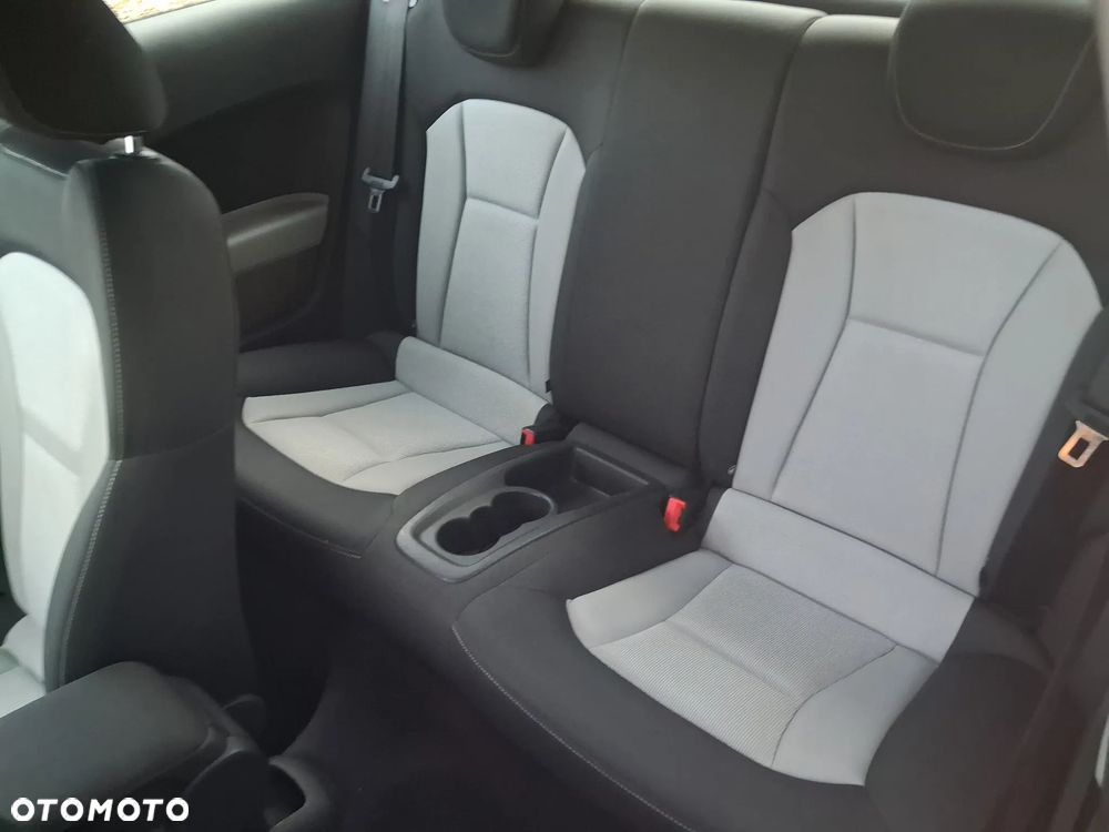 Audi A1 3-drzwiowe 1.6 TDI S line Sportpaket - 12