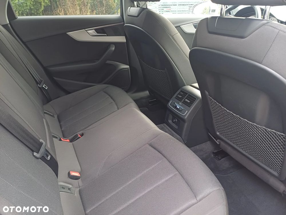 Audi A4 Limousine 40 TFSI mHEV Quattro S tronic - 9