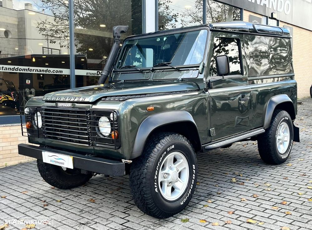 Land Rover Defender - 41