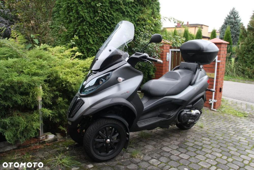 Piaggio MP-3 - 1