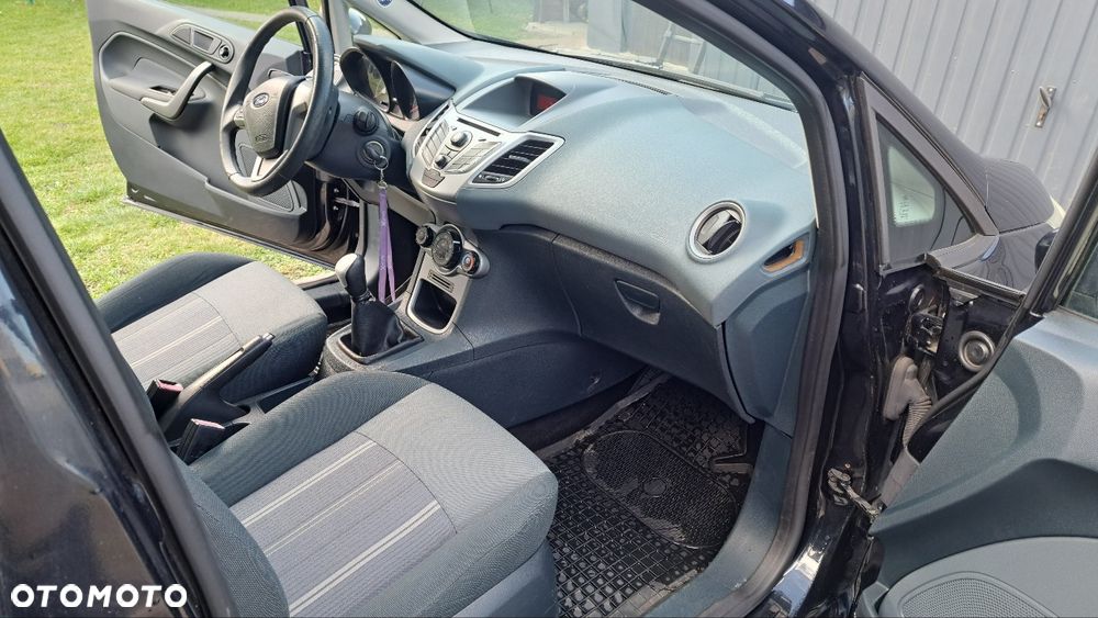Ford Fiesta - 9