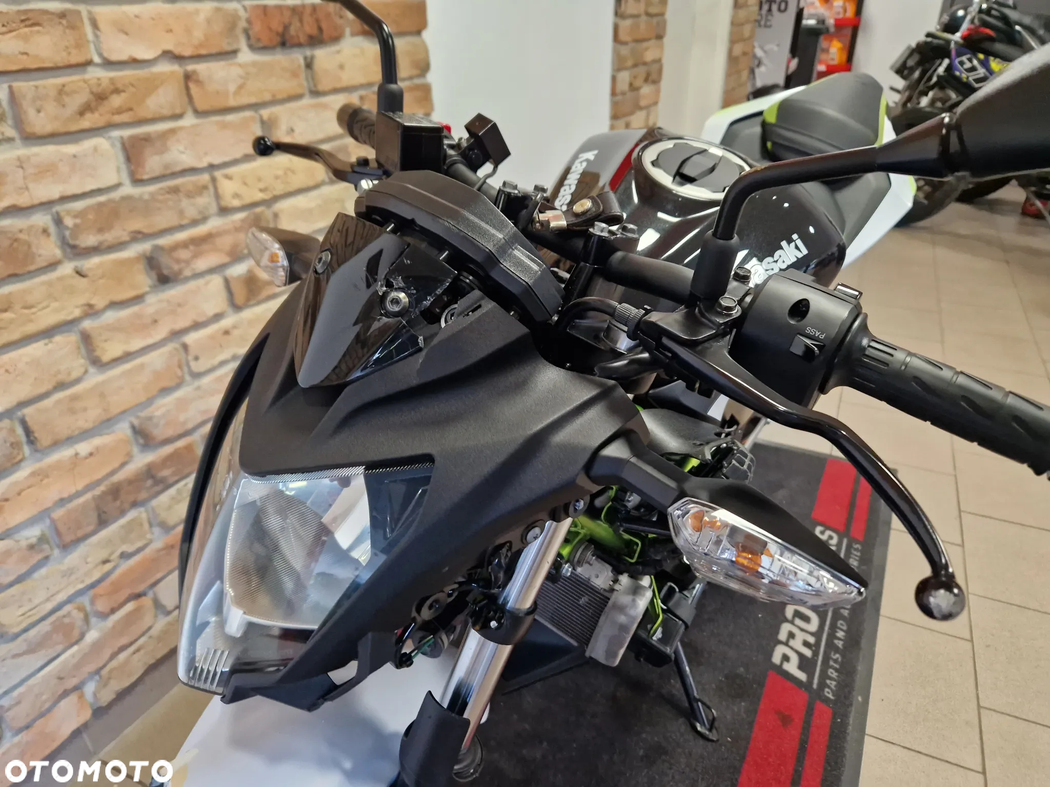Kawasaki Z - 18