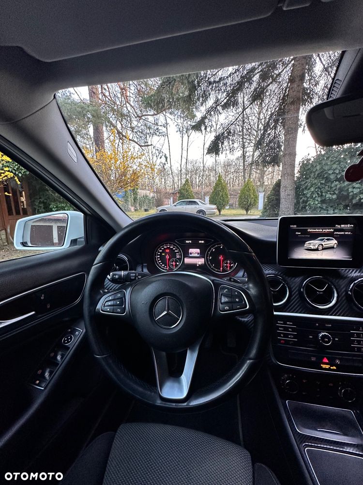 Mercedes-Benz GLA 200 d 7G-DCT - 6