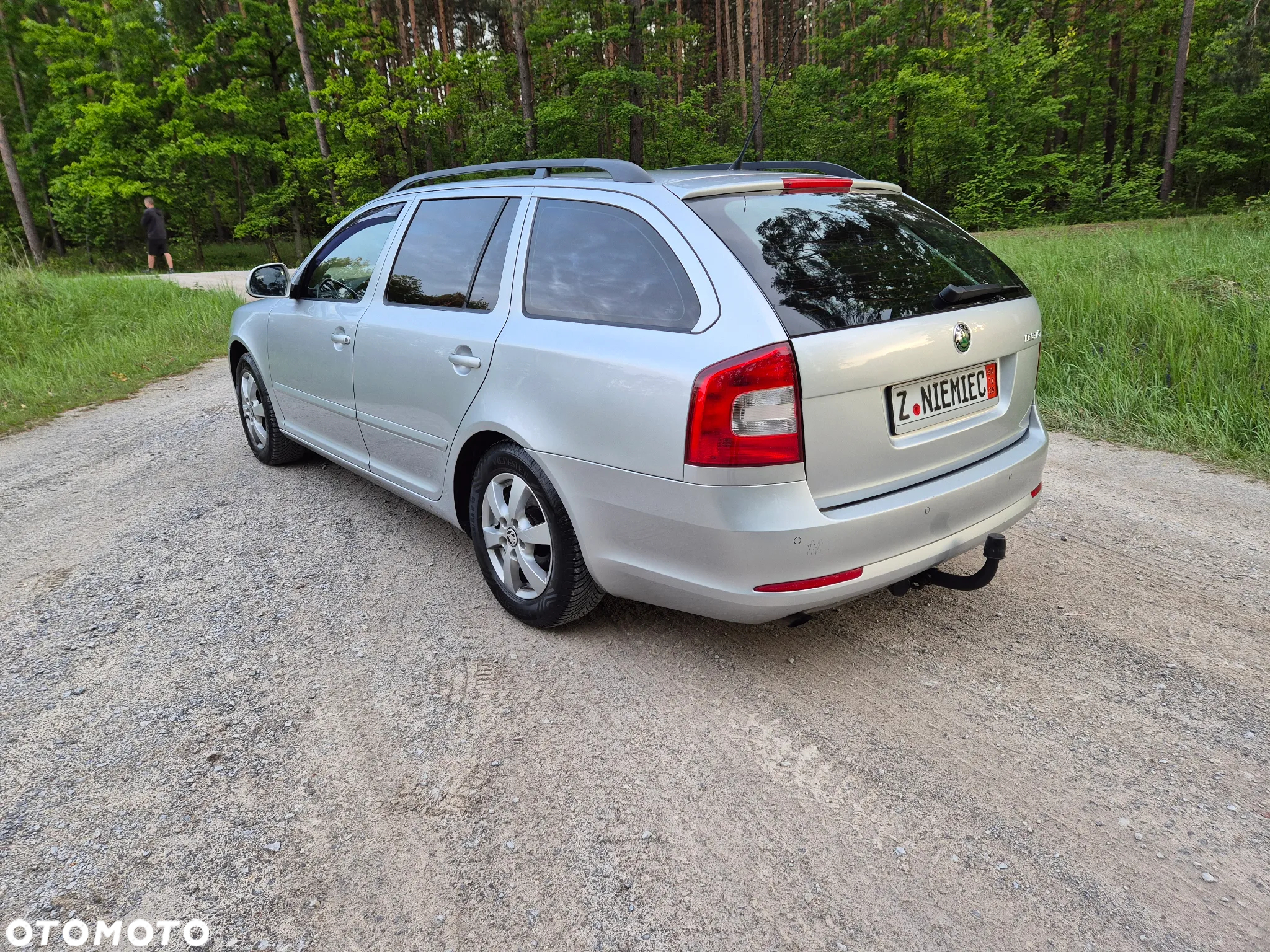 Skoda Octavia Combi 1.6 Automatik IMPULS EDITION - 10