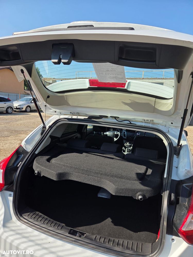 Ford Focus 1.6 TDCI DPF Ambiente - 10