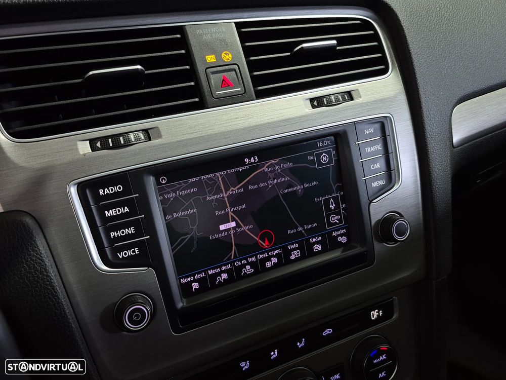 VW Golf 1.6 TDi Highline - 12