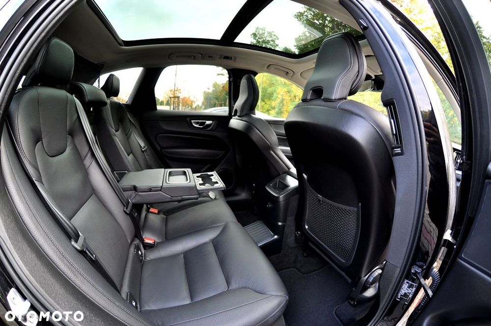 Volvo XC 60 T6 AWD Recharge Geartronic Inscription - 19